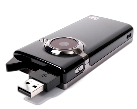 Flip Video MinoHD M3160S built-in USB flip-out connector