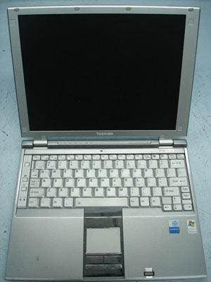 Toshiba R200 Pentium M 1.3GHz notebook with DVDRW